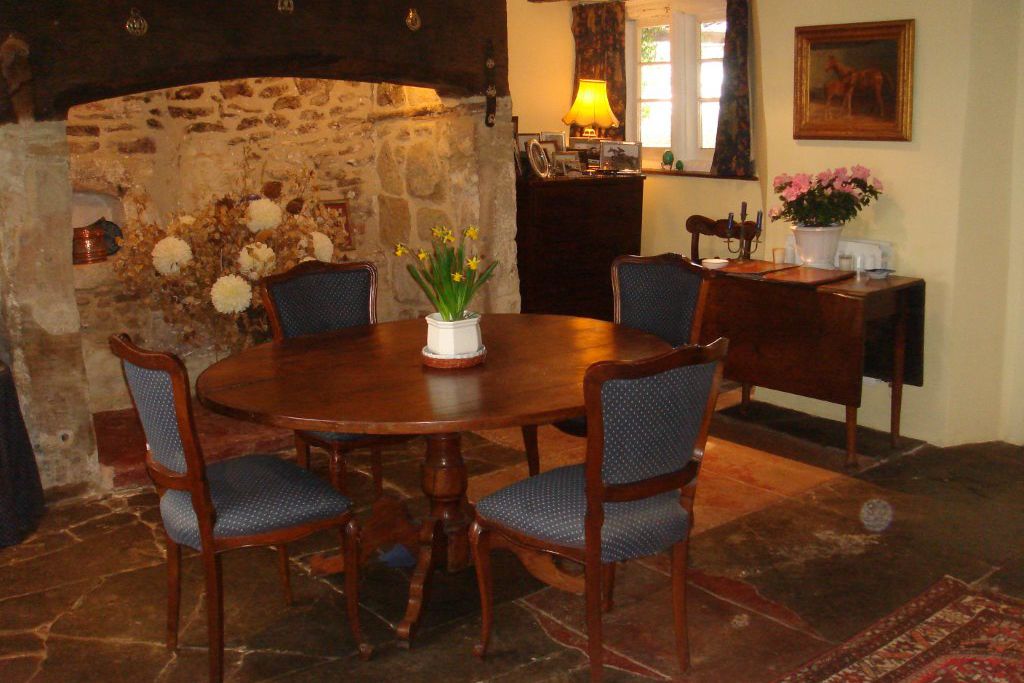 Broadgrove House gallery - Gallery