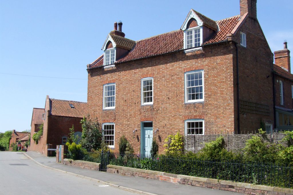 Willoughby House gallery - Gallery