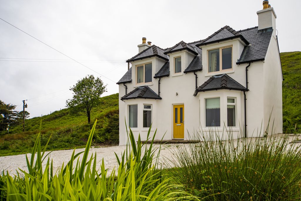 Coruisk House gallery - Gallery