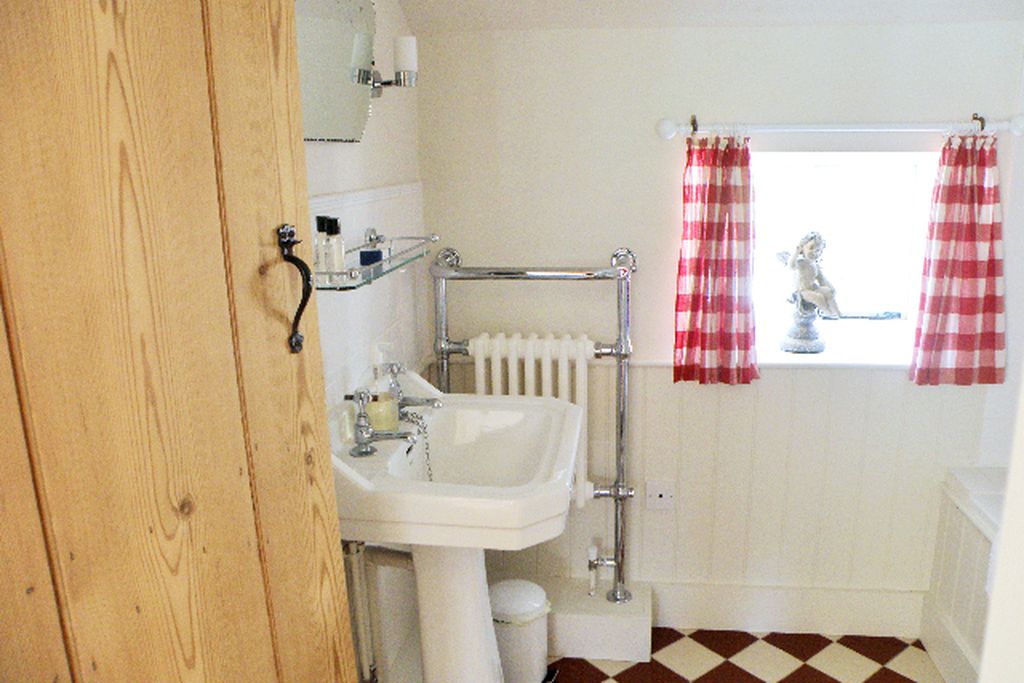 The Bridge Cottage gallery - Gallery