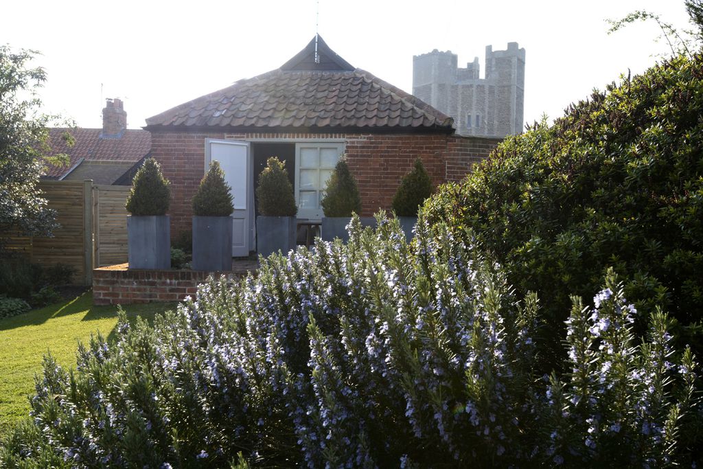 The Crown & Castle gallery - Gallery