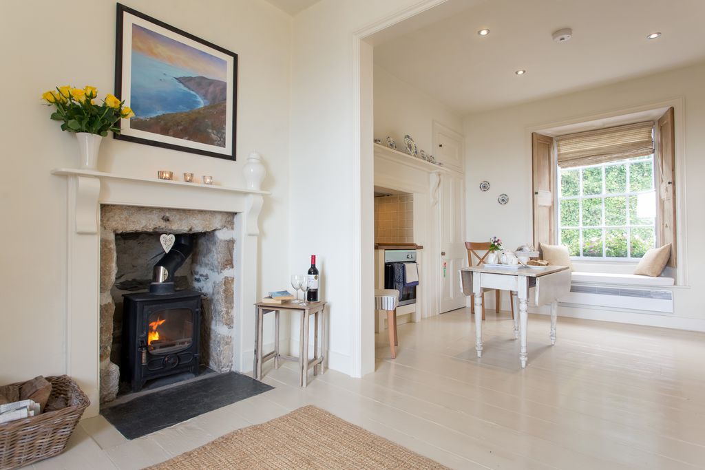 Coachman’s Cottage gallery - Gallery