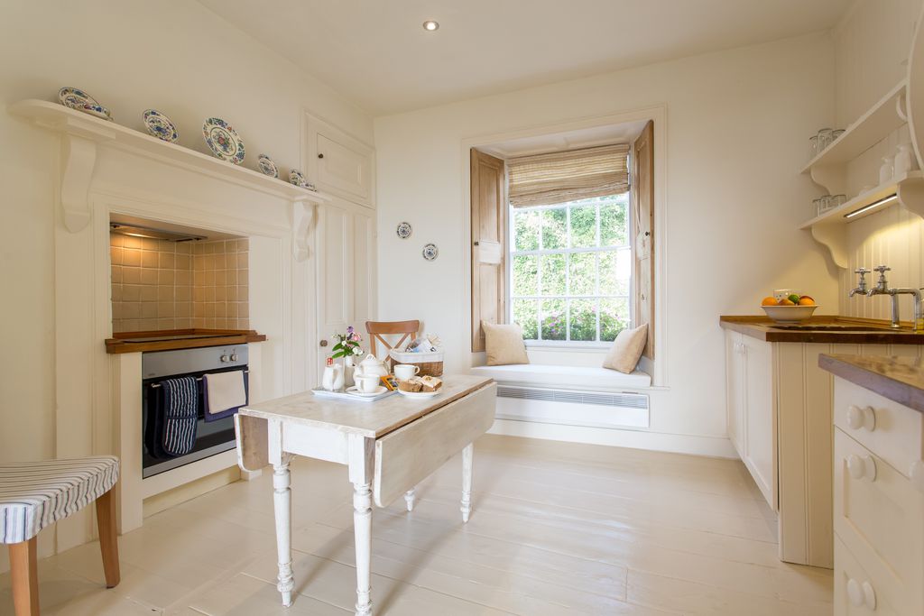 Coachman’s Cottage gallery - Gallery