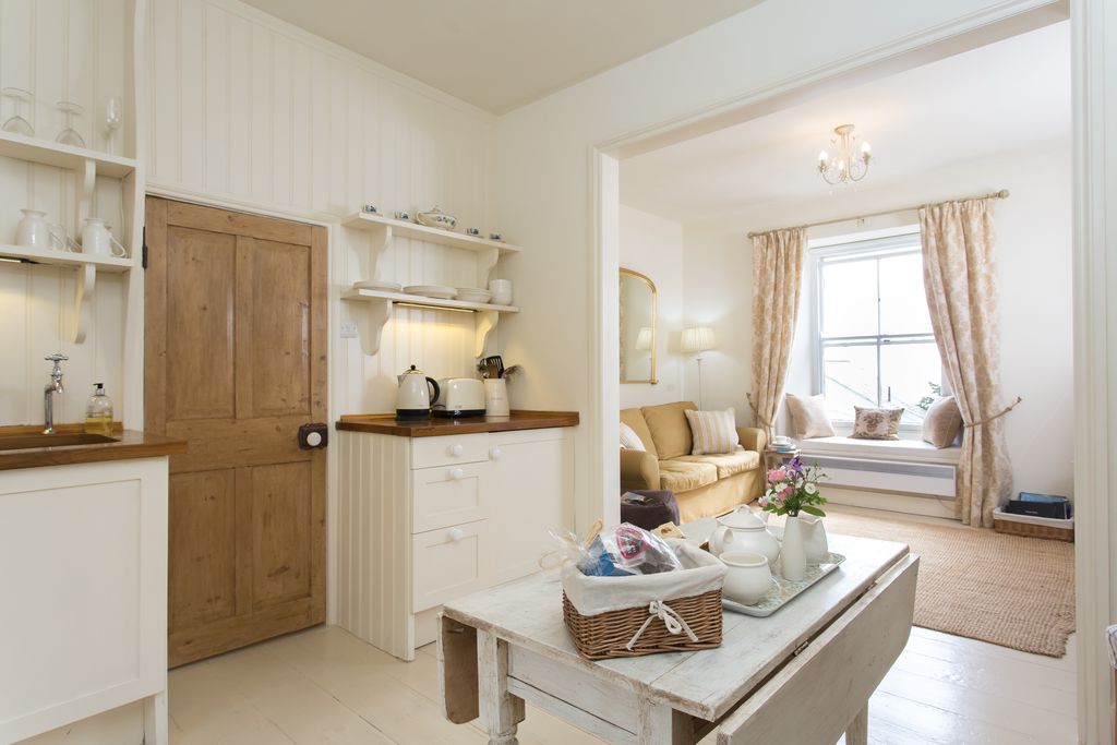 Coachman’s Cottage gallery - Gallery