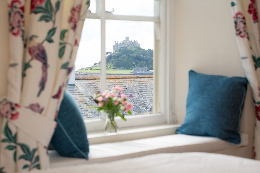 Coachman’s Cottage gallery - Gallery
