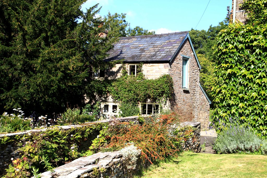 Monnow River Cottage gallery - Gallery