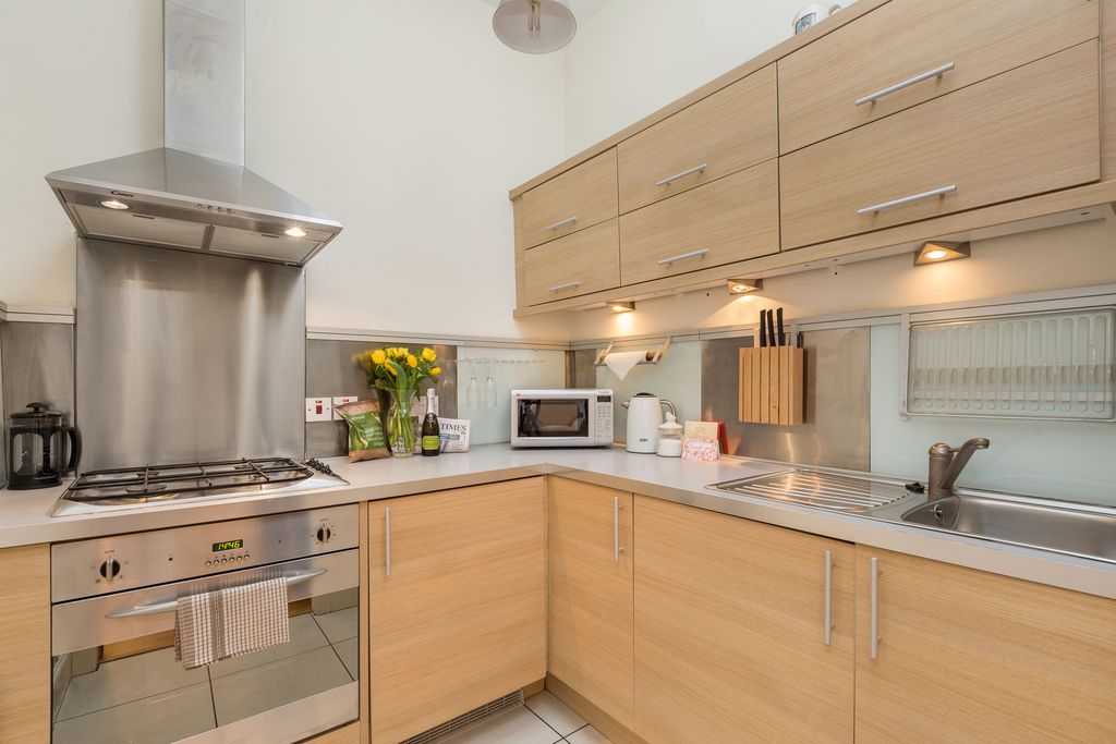 St Stephen Street Apartment gallery - Gallery