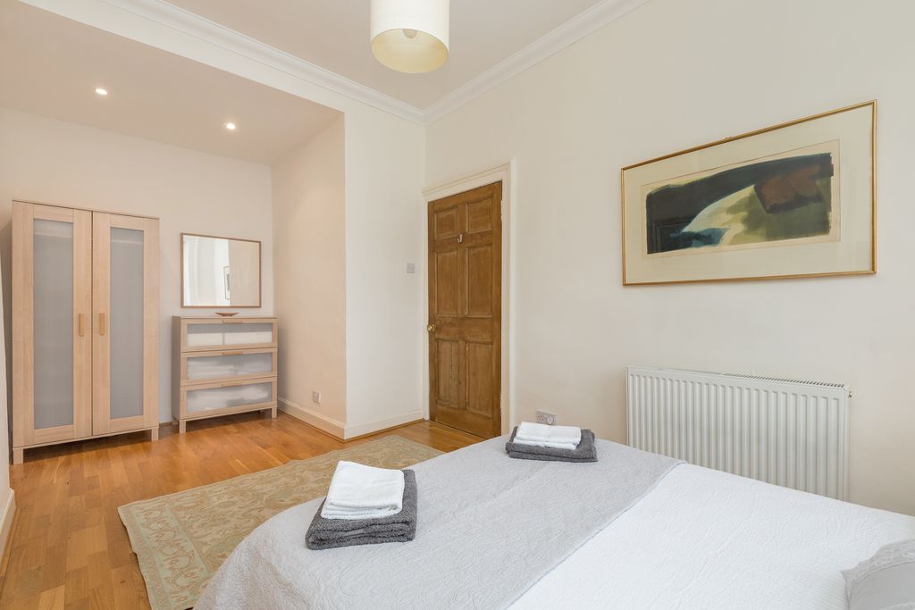 St Stephen Street Apartment gallery - Gallery