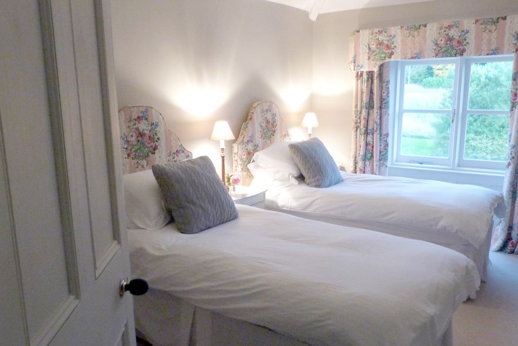 Calcot Peak House gallery - Gallery