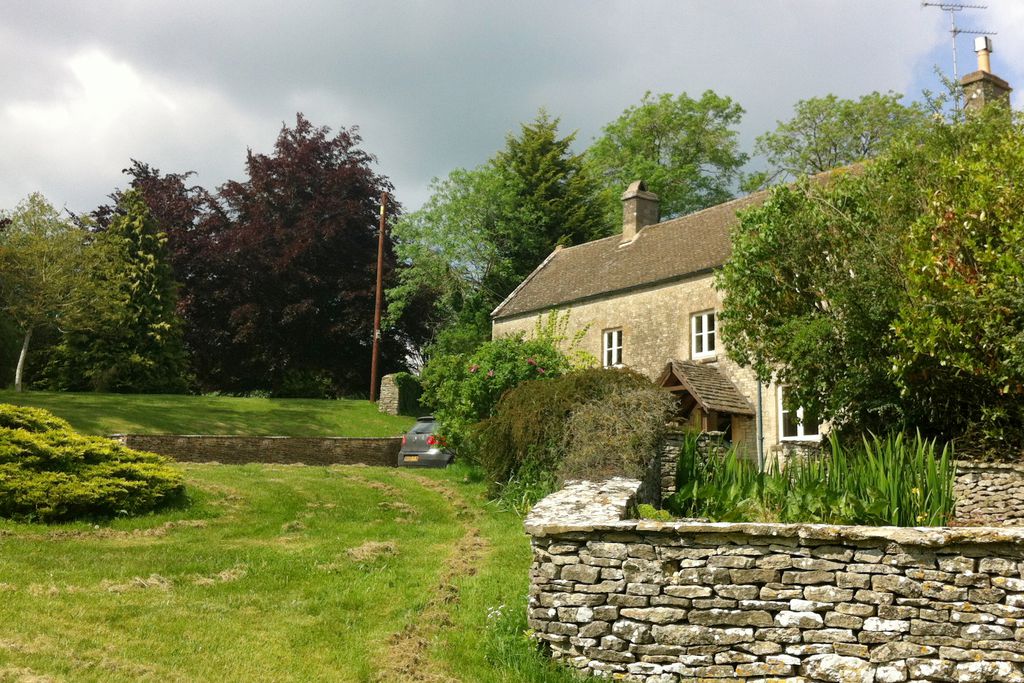 Calcot Peak House gallery - Gallery