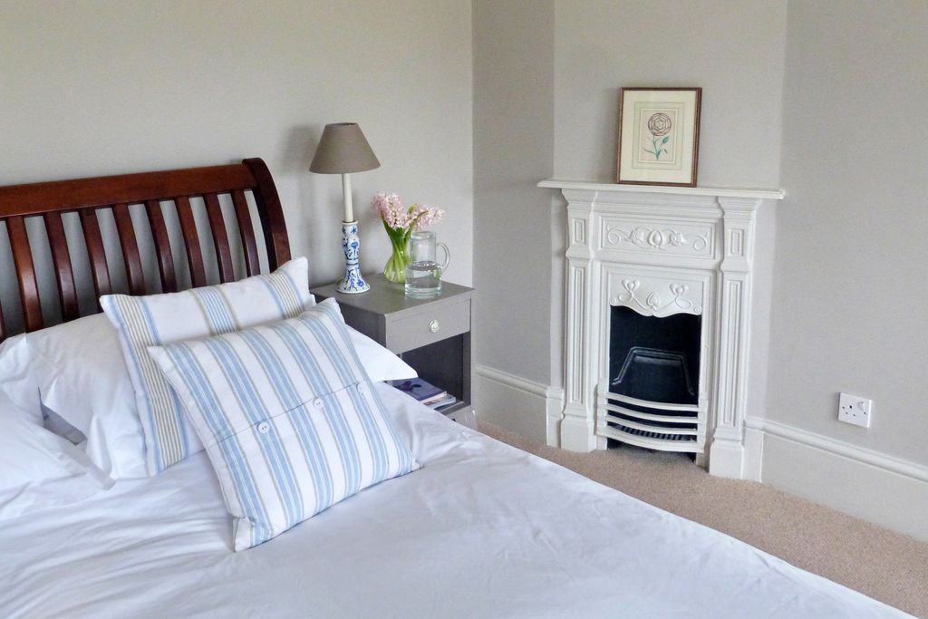 Calcot Peak House gallery - Gallery