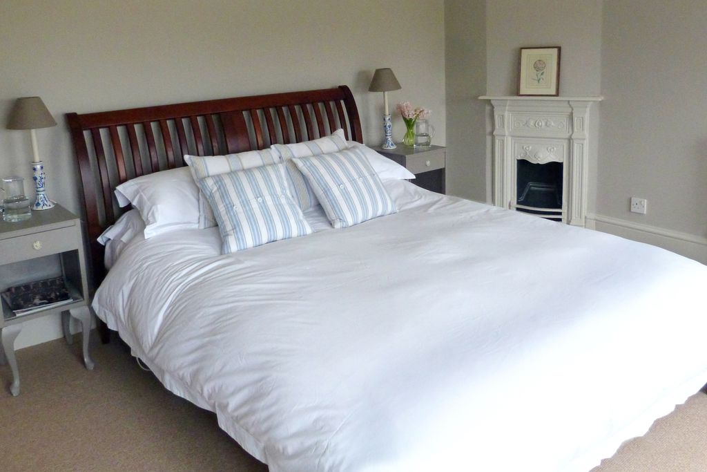 Calcot Peak House gallery - Gallery