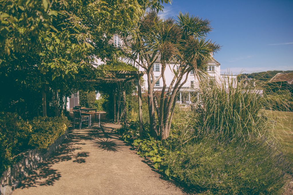 Alexandra Hotel & Restaurant gallery - Gallery