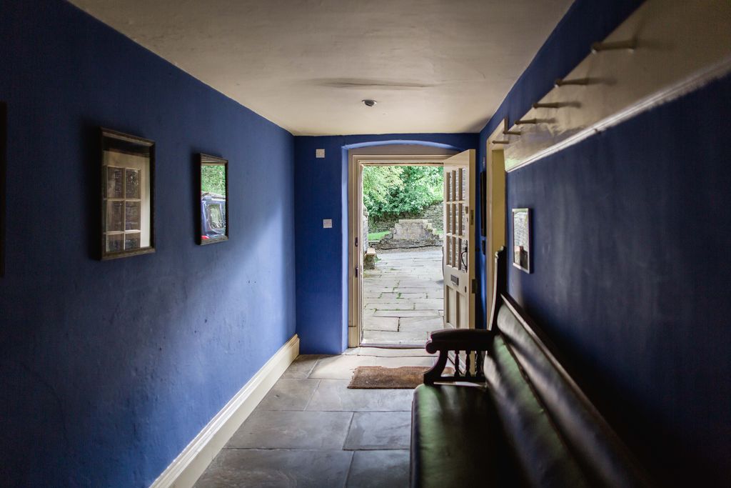 Ponden Hall gallery - Gallery