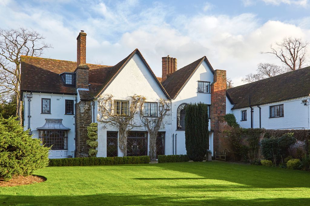 Harlington Manor gallery - Gallery