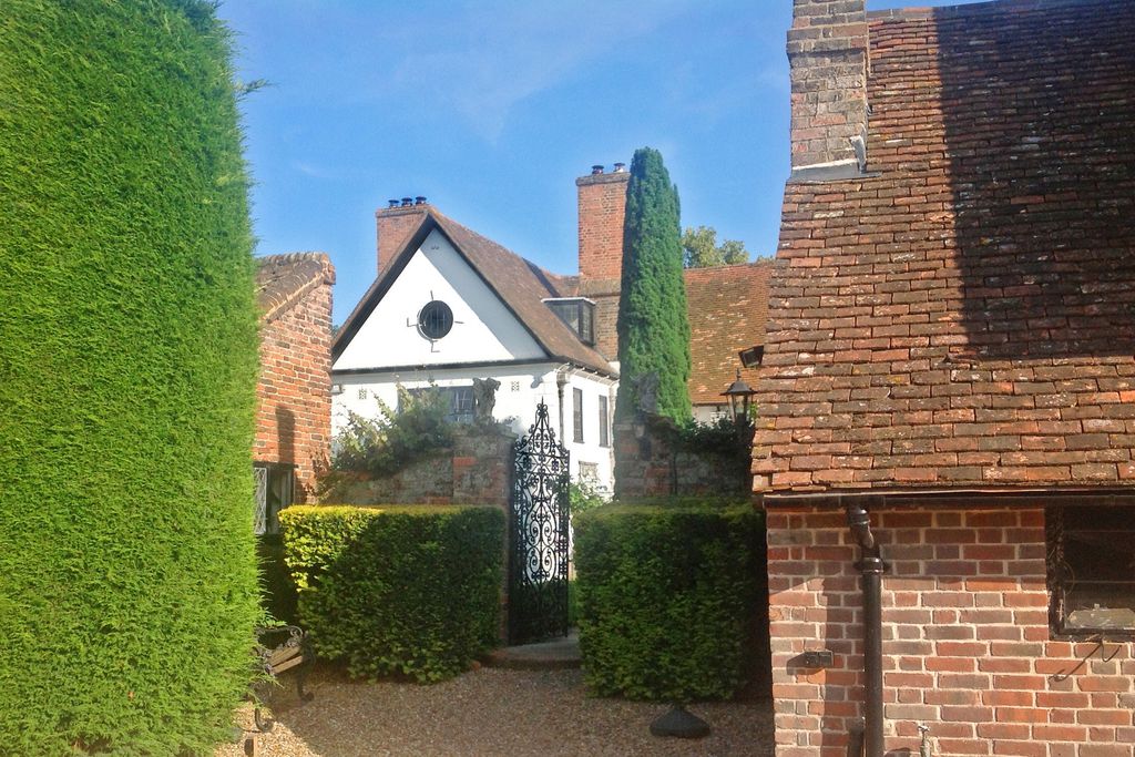 Harlington Manor gallery - Gallery