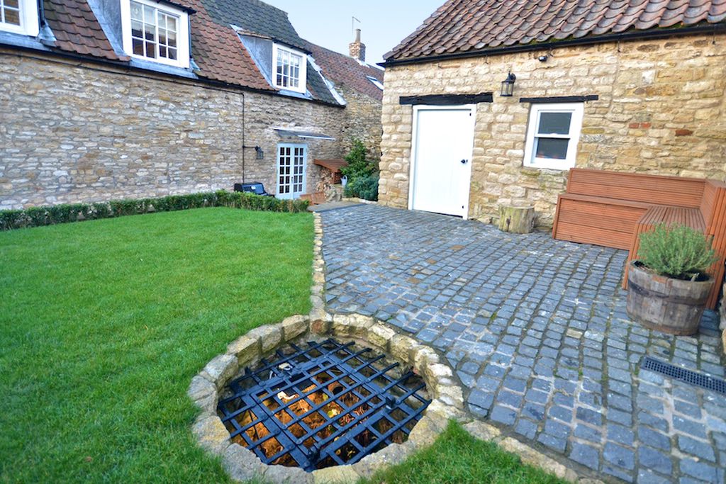 Yew Tree Cottage Westow gallery - Gallery