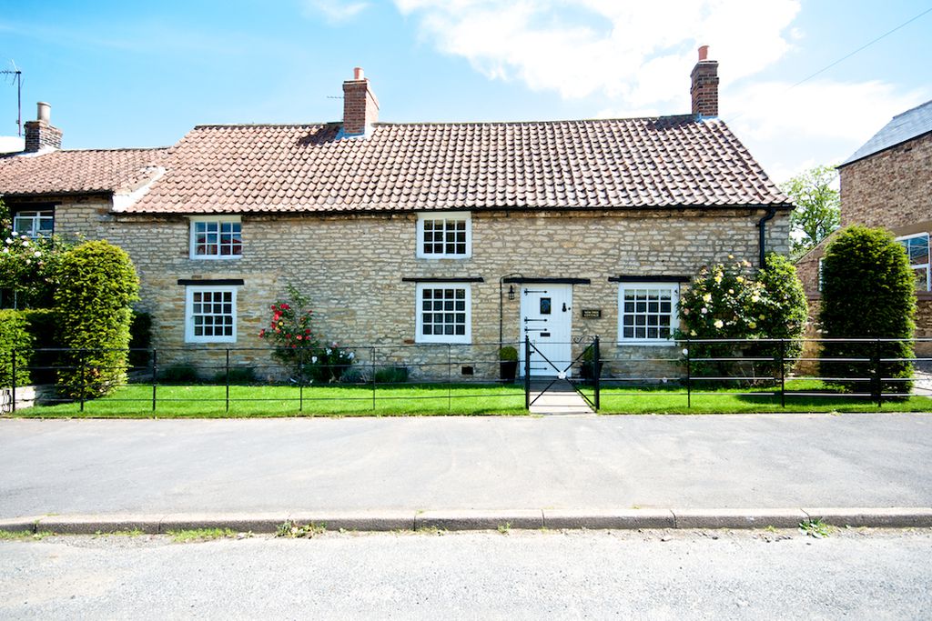 Yew Tree Cottage Westow - Gallery