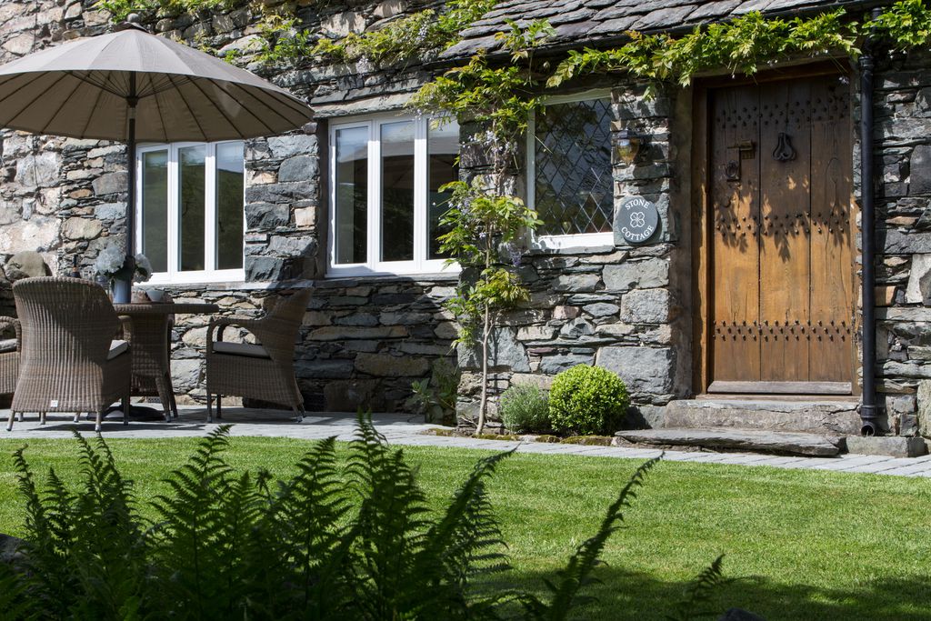 Stone Cottage gallery - Gallery