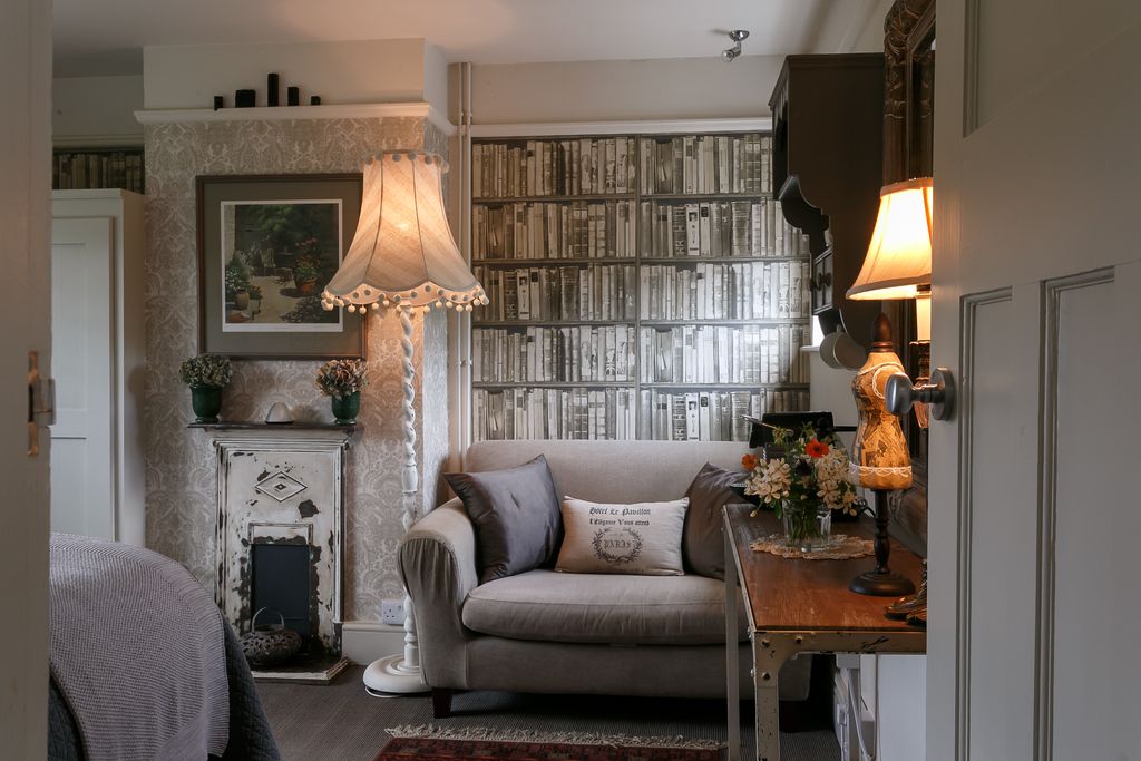 Ivydene House gallery - Gallery