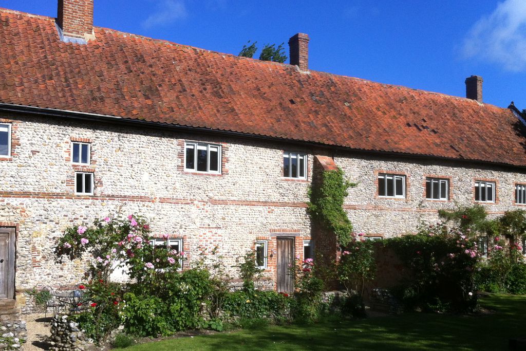 Cartshed Cottages at Sharrington Hall gallery - Gallery