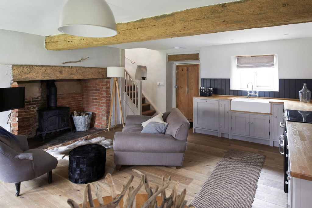 Cartshed Cottages at Sharrington Hall gallery - Gallery