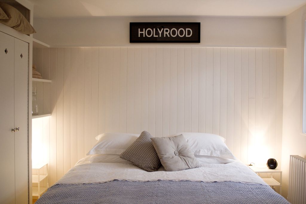 Holyrood Cottage gallery - Gallery