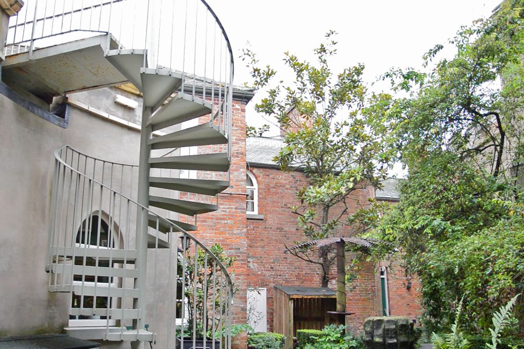 Langar Hall gallery - Gallery