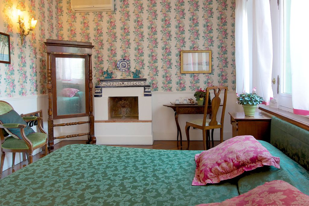 Guest House Arco de' Tolomei gallery - Gallery
