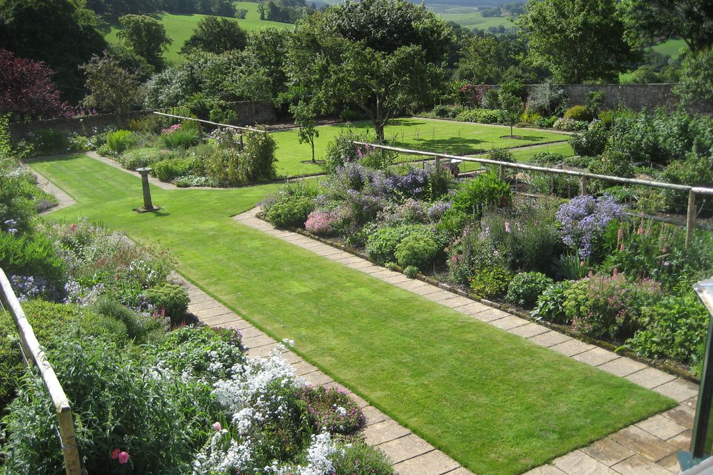 Scotstoun Farmhouse gallery - Gallery