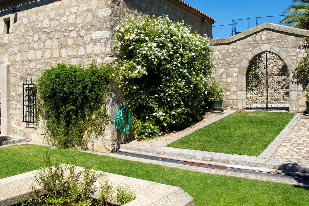 Garden Cottage gallery - Gallery