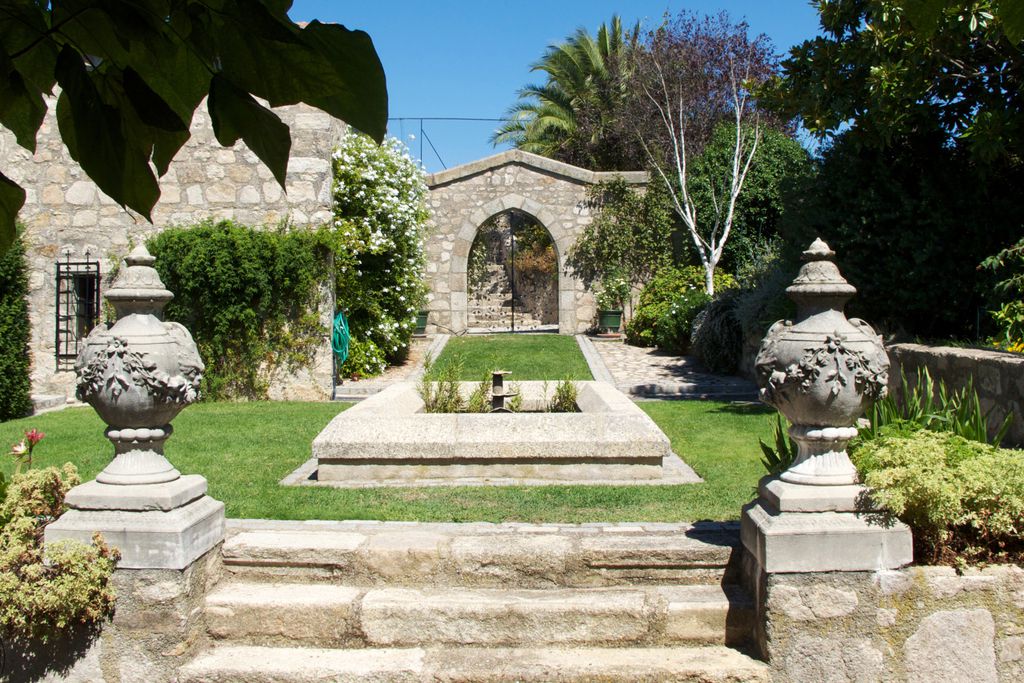 Garden Cottage gallery - Gallery