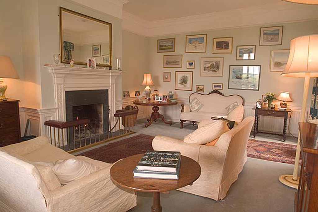 Burnville House gallery - Gallery