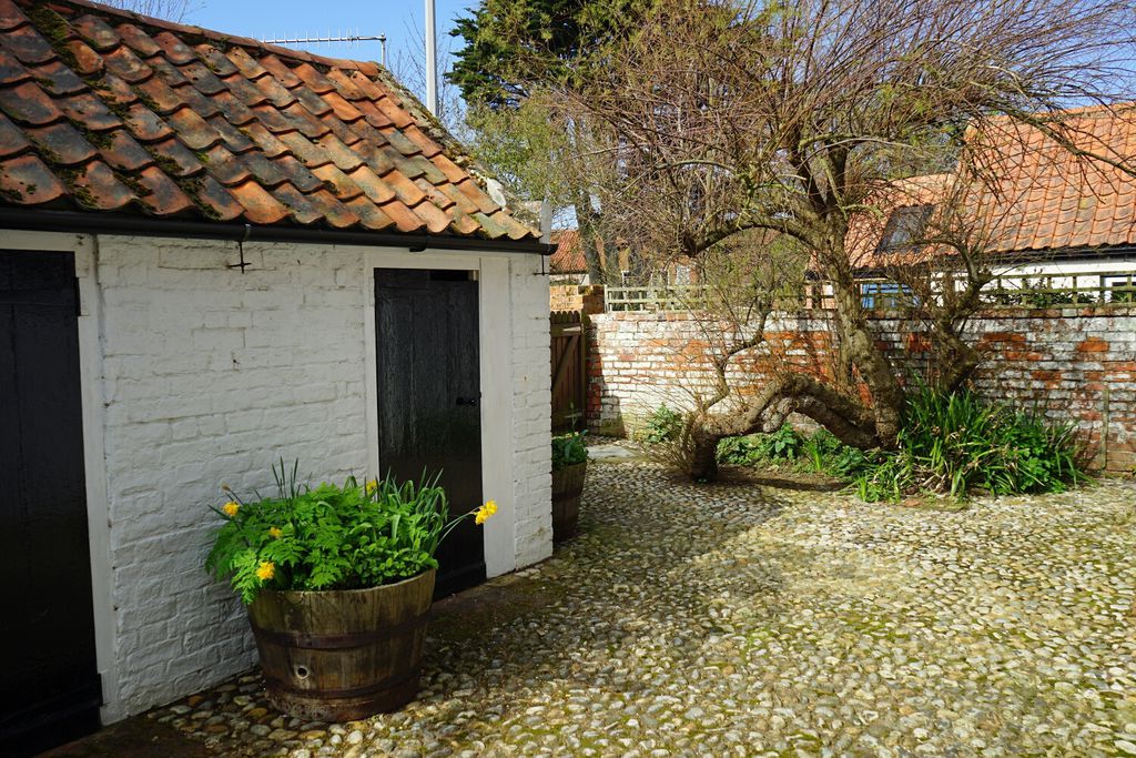 Suaeda Cottage gallery - Gallery