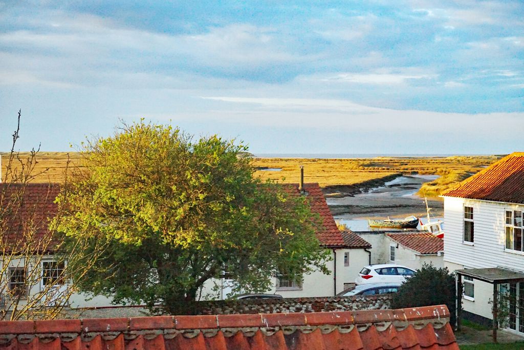 Suaeda Cottage gallery - Gallery