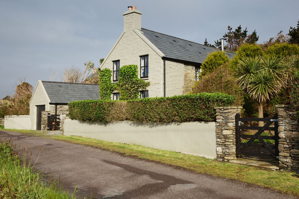 The Artists’ Cottage & Studio gallery - Gallery