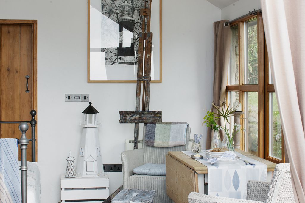 The Artists’ Cottage & Studio gallery - Gallery