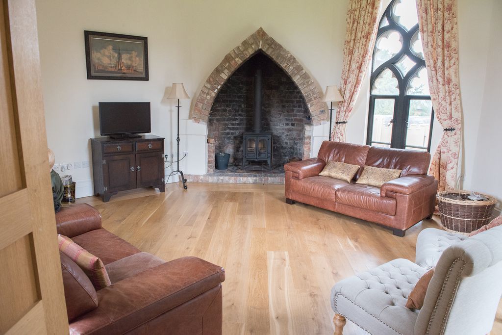 The Hadlow Tower gallery - Gallery