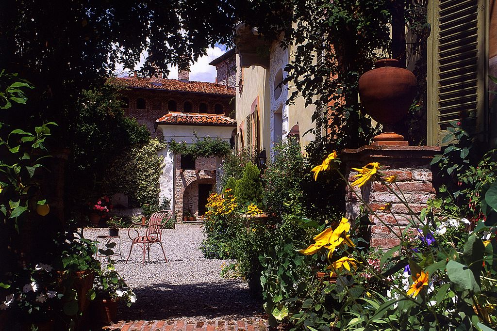 Castello di Strambinello gallery - Gallery