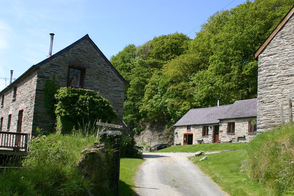 Troedyrhiw Holiday Cottages Sawday S