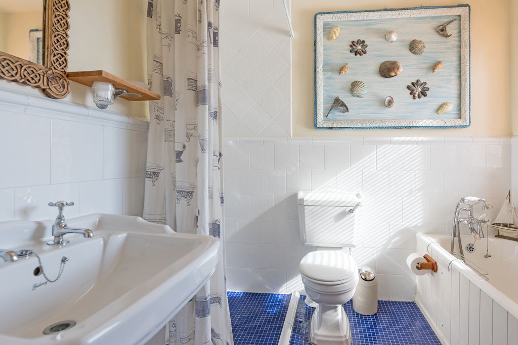 Dolphin Beach House gallery - Gallery