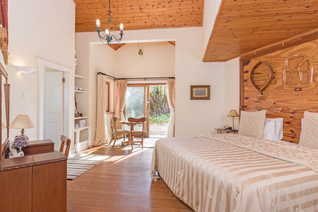 Dolphin Beach House gallery - Gallery