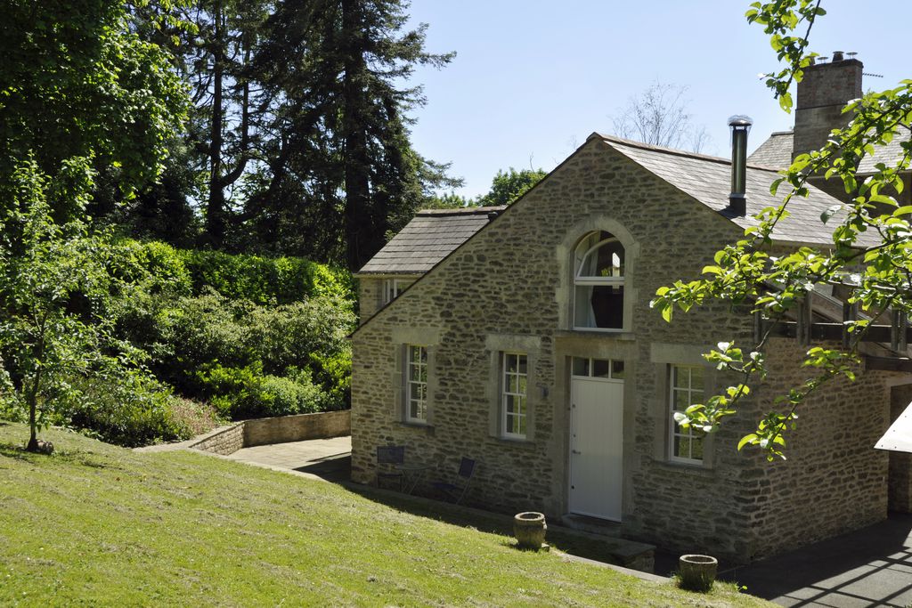 Holmwood Coach House - Gallery