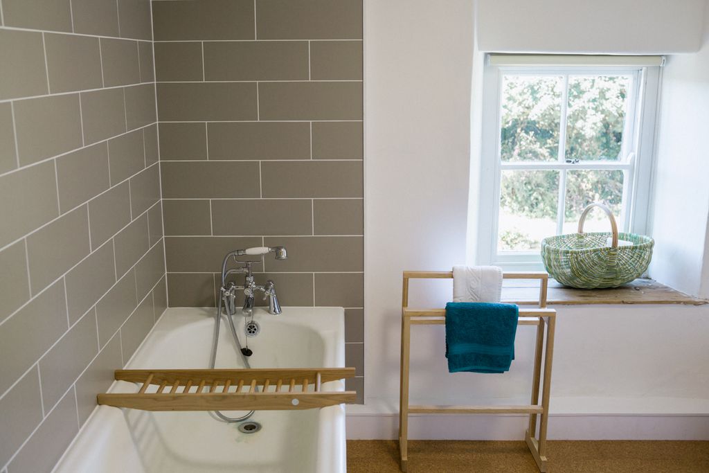 Modern bathroom with bath tub