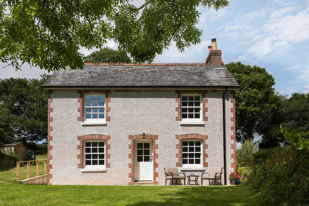 Harraton Cottage Devon, exterior view of the cottage