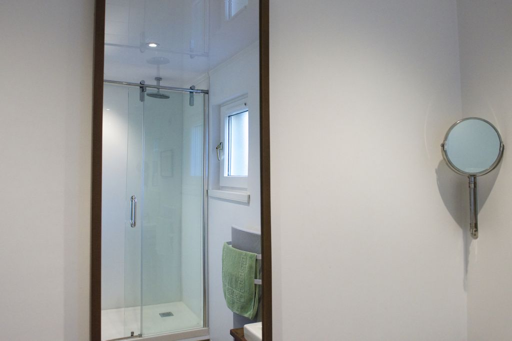Modern bathroom