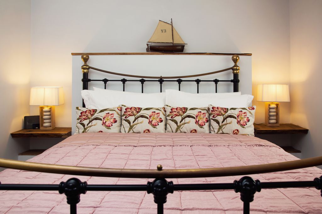 Main bedroom with double bed