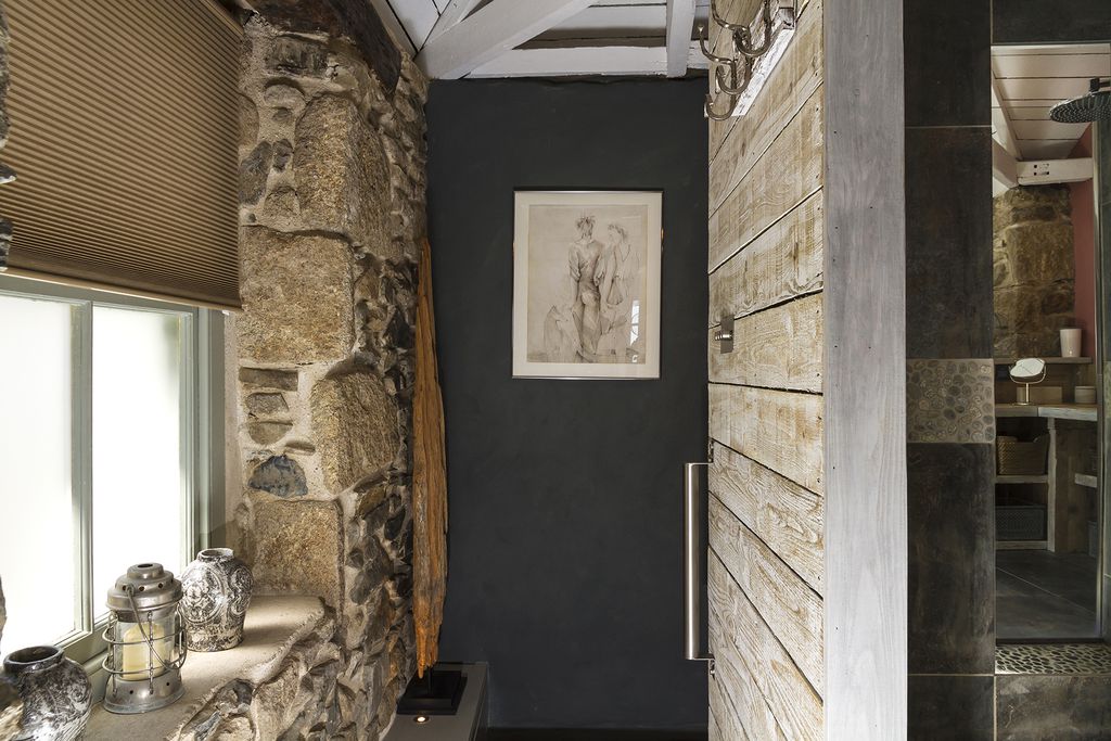 Harbour Moon gallery - Gallery