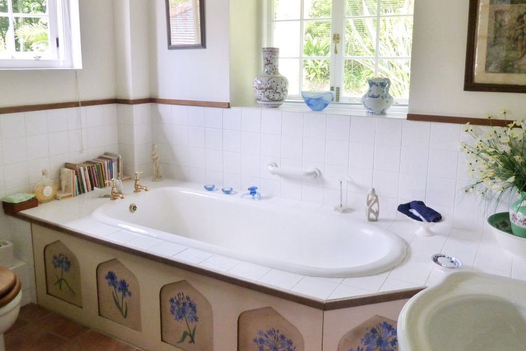 Bathroom with bath tub