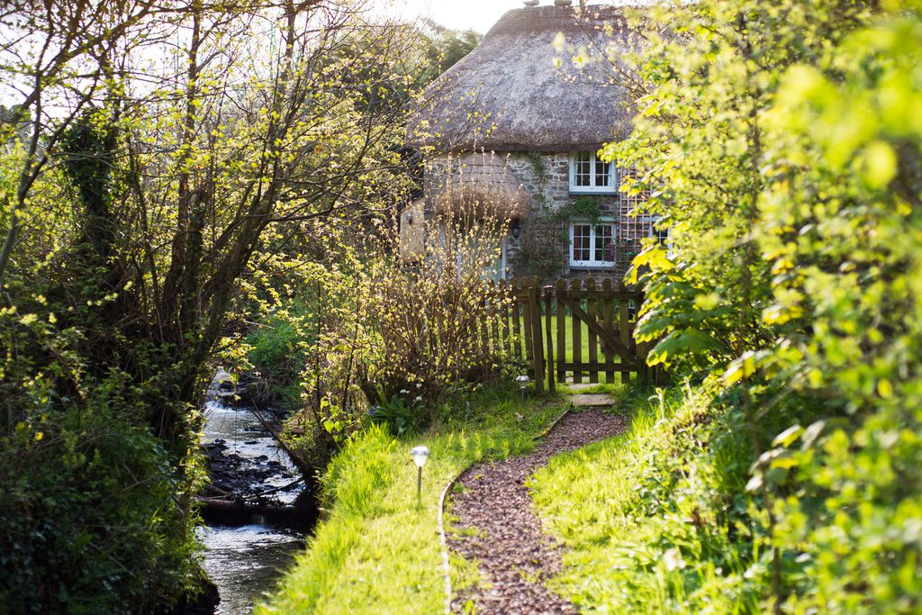 Philham Water Cottage gallery - Gallery
